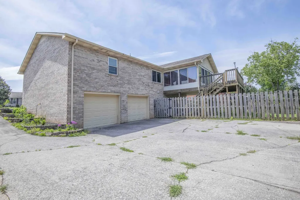2117 Raulston View Drive Maryville TN 37803