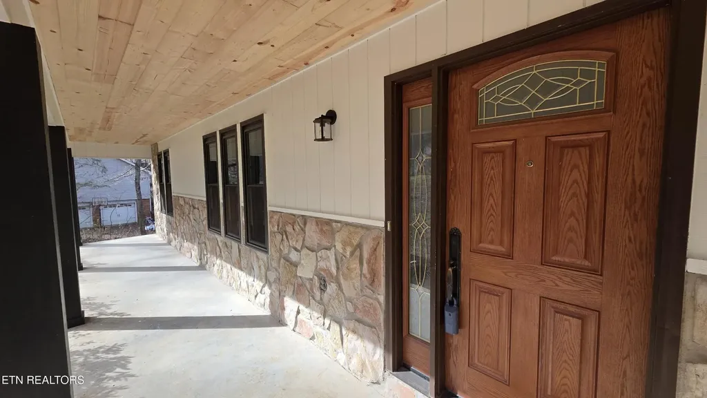 1135 W Outer Drive Oak Ridge TN 37830