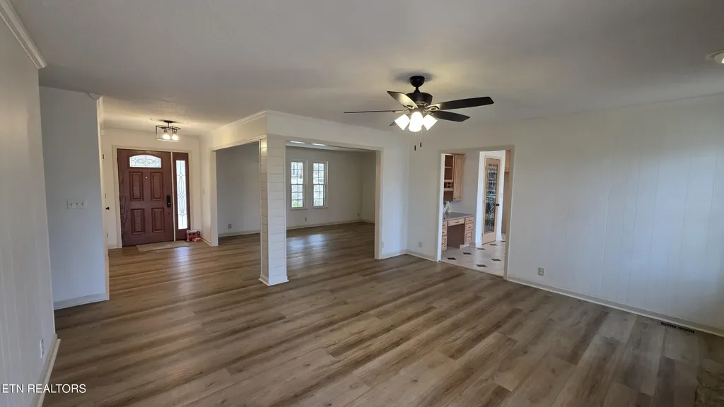 1135 W Outer Drive Oak Ridge TN 37830