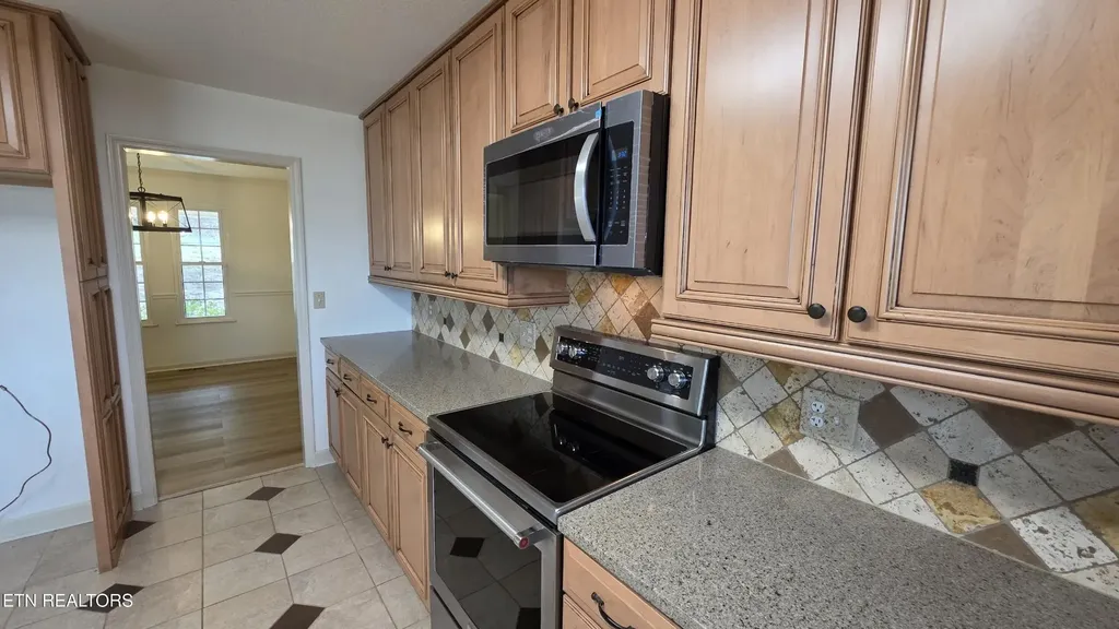 1135 W Outer Drive Oak Ridge TN 37830