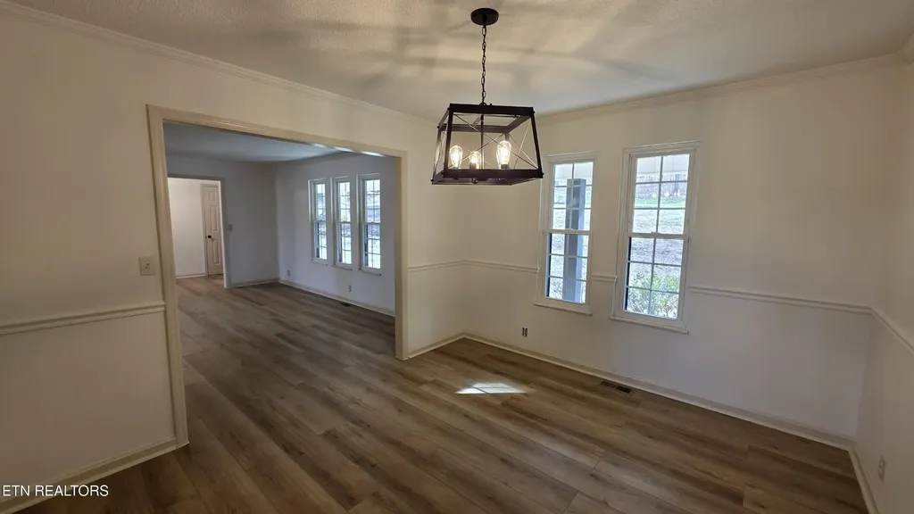 1135 W Outer Drive Oak Ridge TN 37830