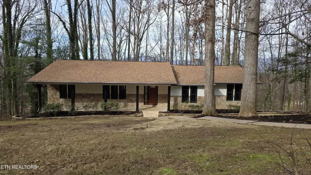 1135 W Outer Drive Oak Ridge TN 37830