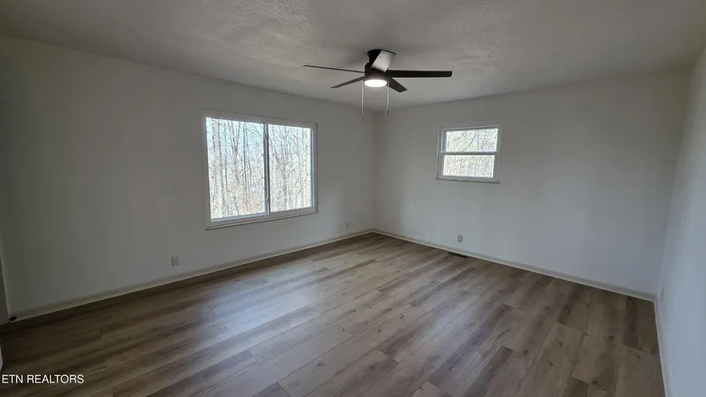 1135 W Outer Drive Oak Ridge TN 37830