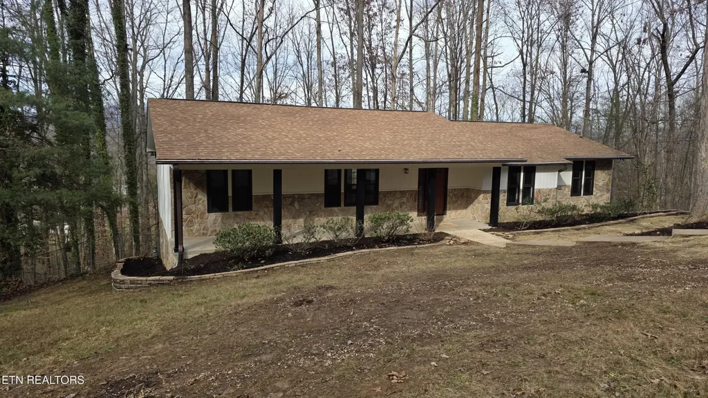 1135 W Outer Drive Oak Ridge TN 37830