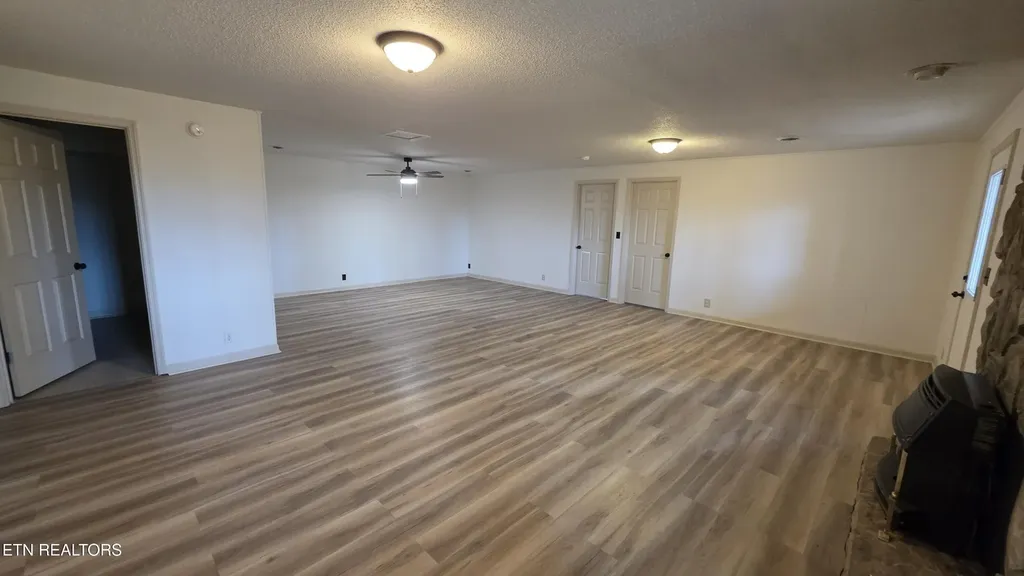 1135 W Outer Drive Oak Ridge TN 37830