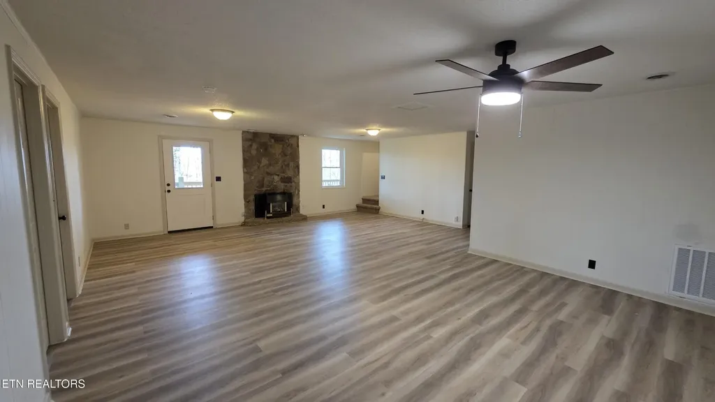 1135 W Outer Drive Oak Ridge TN 37830