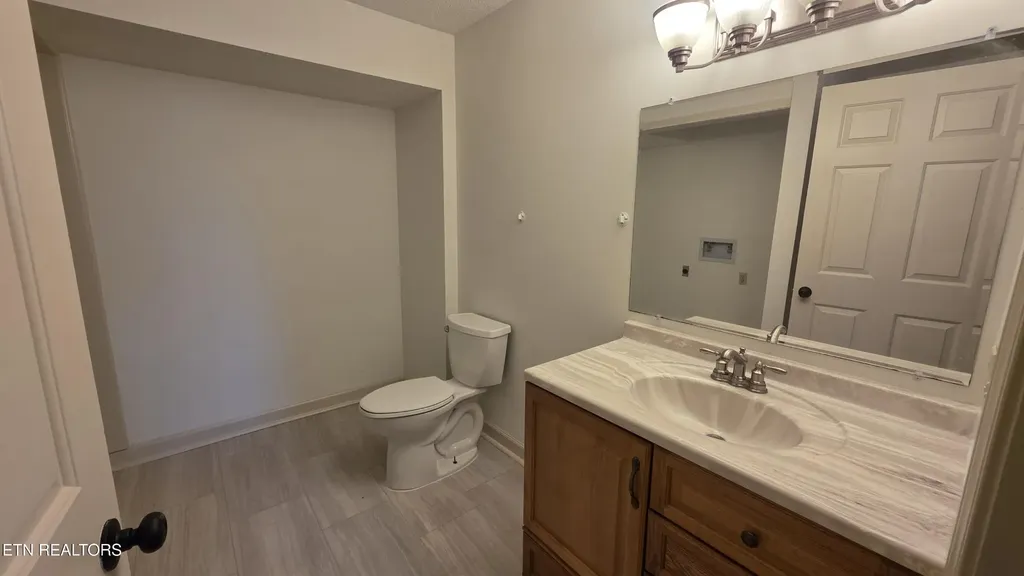 1135 W Outer Drive Oak Ridge TN 37830