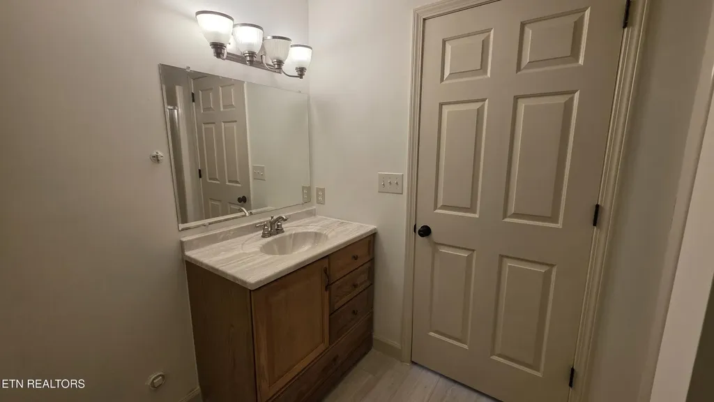 1135 W Outer Drive Oak Ridge TN 37830