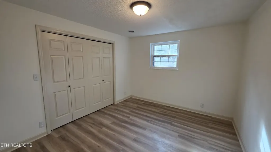 1135 W Outer Drive Oak Ridge TN 37830