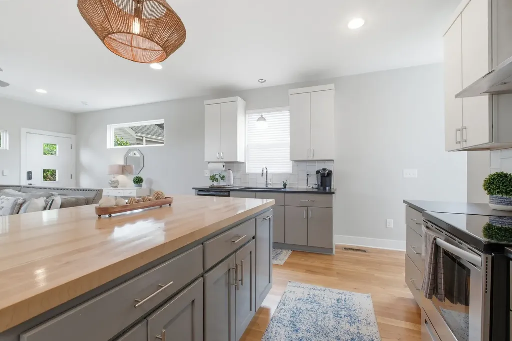 200D Sunset Drive Nashville TN 37207