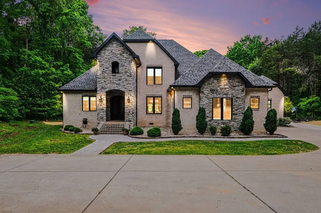 1850 Puryears Bend Road Hartsville TN 37074