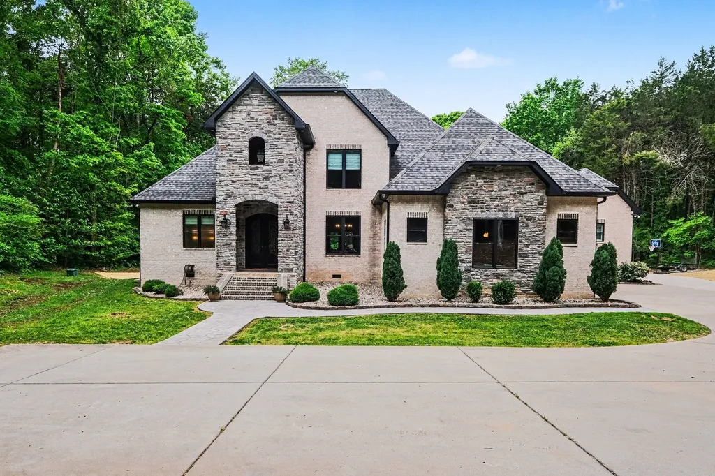 1850 Puryears Bend Road Hartsville TN 37074