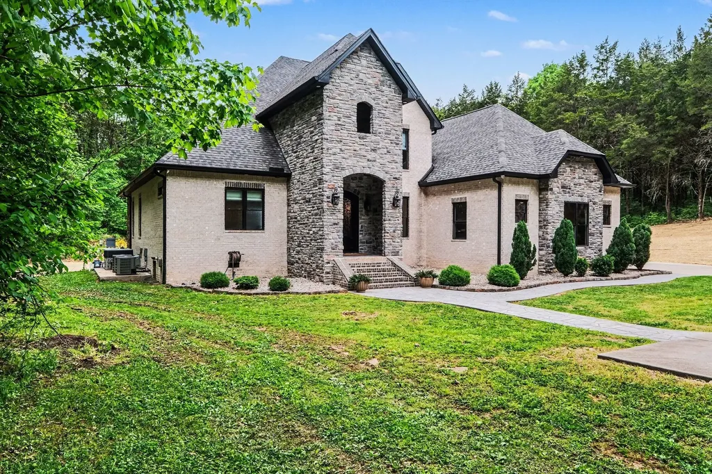 1850 Puryears Bend Road Hartsville TN 37074