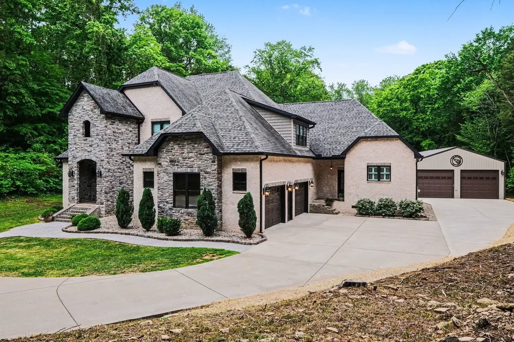 1850 Puryears Bend Road Hartsville TN 37074
