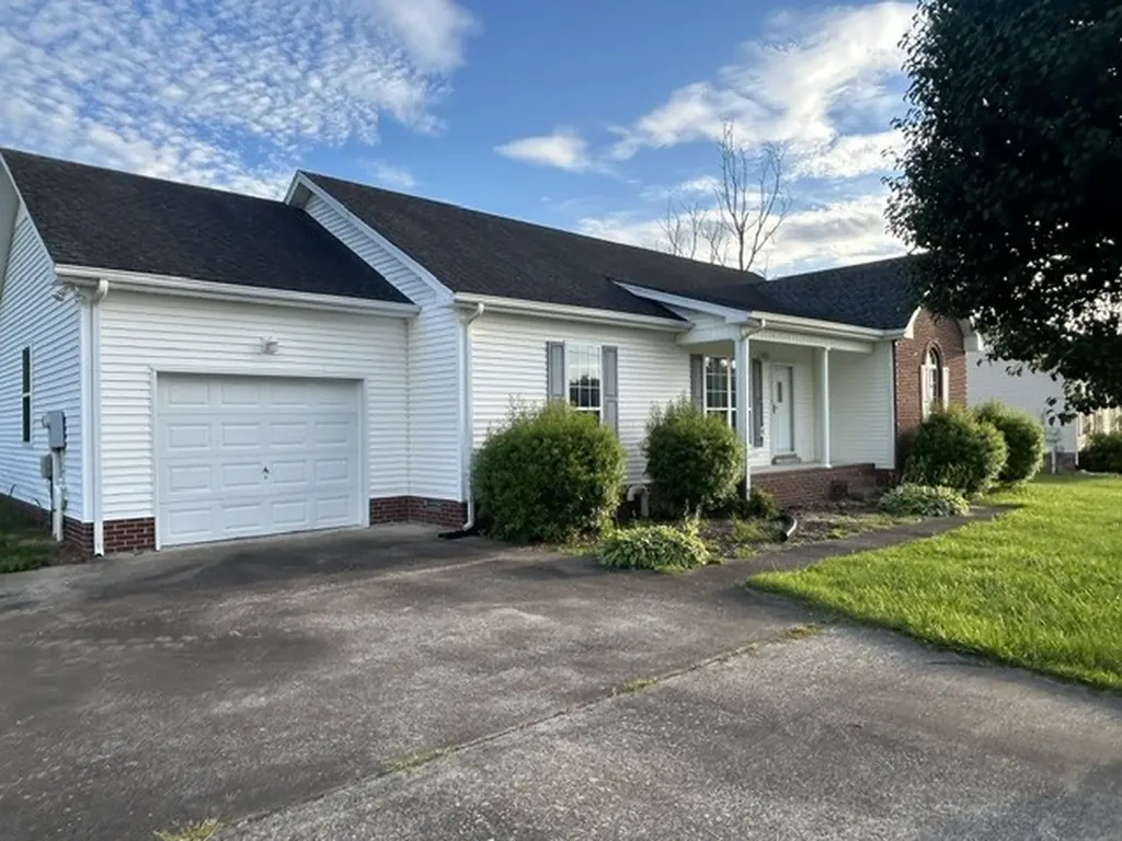 4010 Fleetwood Drive Westmoreland TN 37186