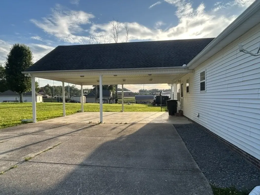 4010 Fleetwood Drive Westmoreland TN 37186