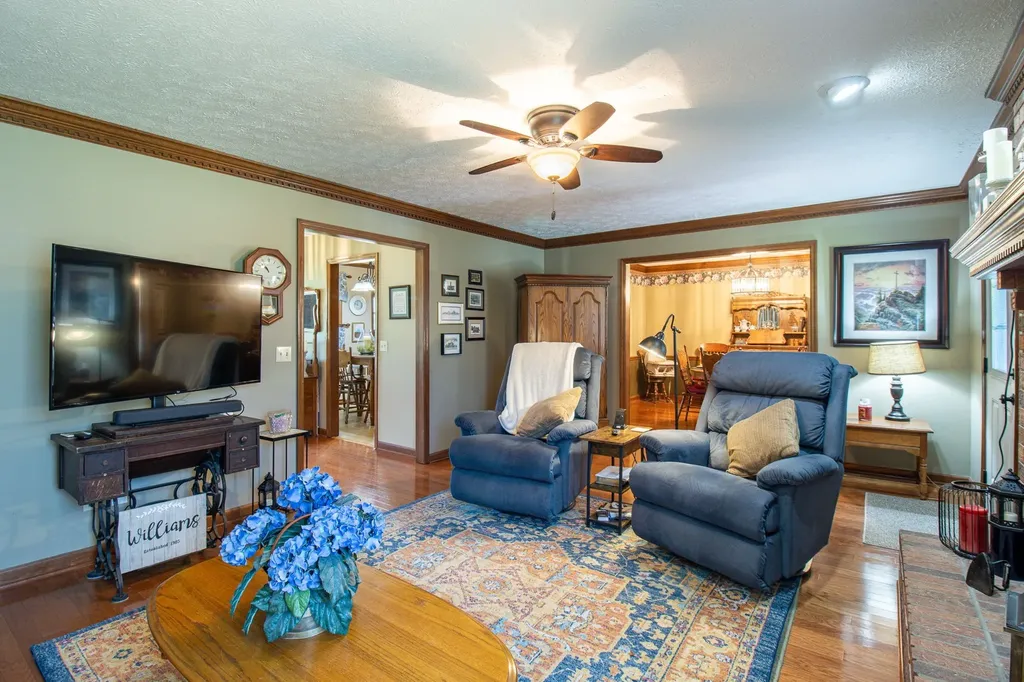 1420 Cantrell Drive Cottontown TN 37048