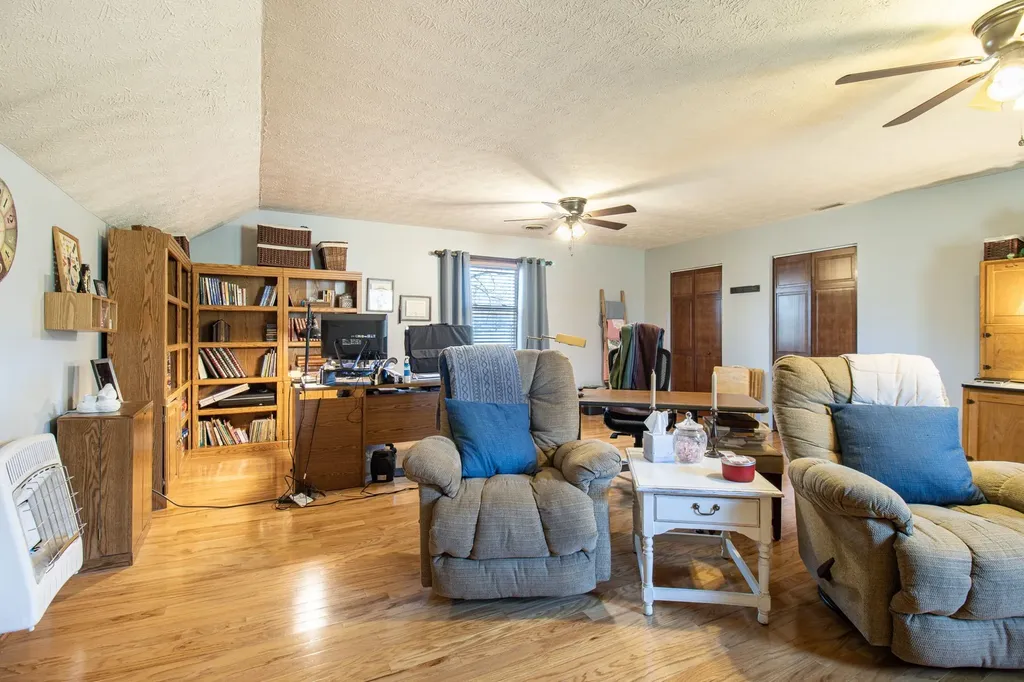 1420 Cantrell Drive Cottontown TN 37048