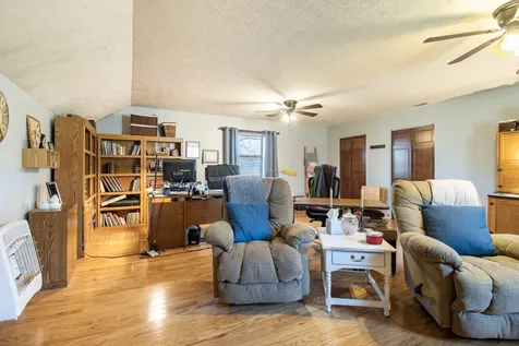 1420 Cantrell Drive Cottontown TN 37048