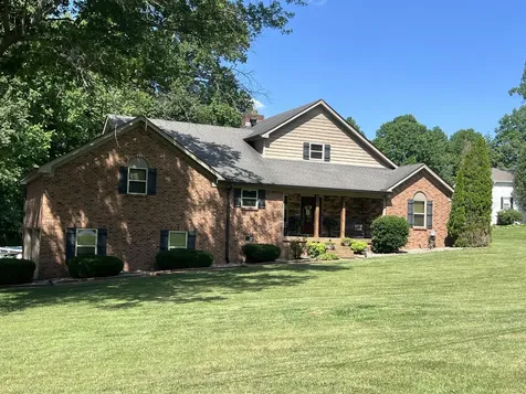 1420 Cantrell Drive Cottontown TN 37048