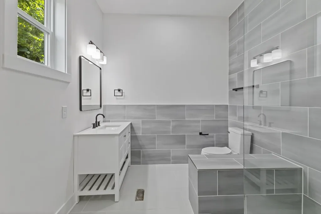 2715A Delaware Avenue Nashville TN 37209