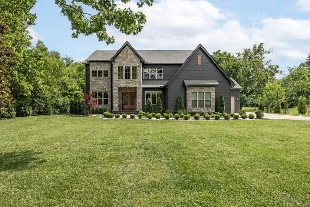 7019 Wilson Pike Circle Brentwood TN 37027