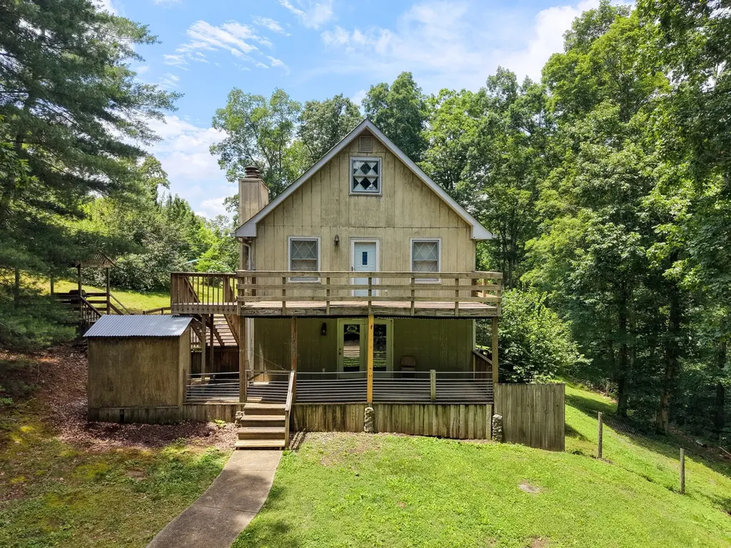 1040 Rustic Hills Drive Ashland City TN 37015