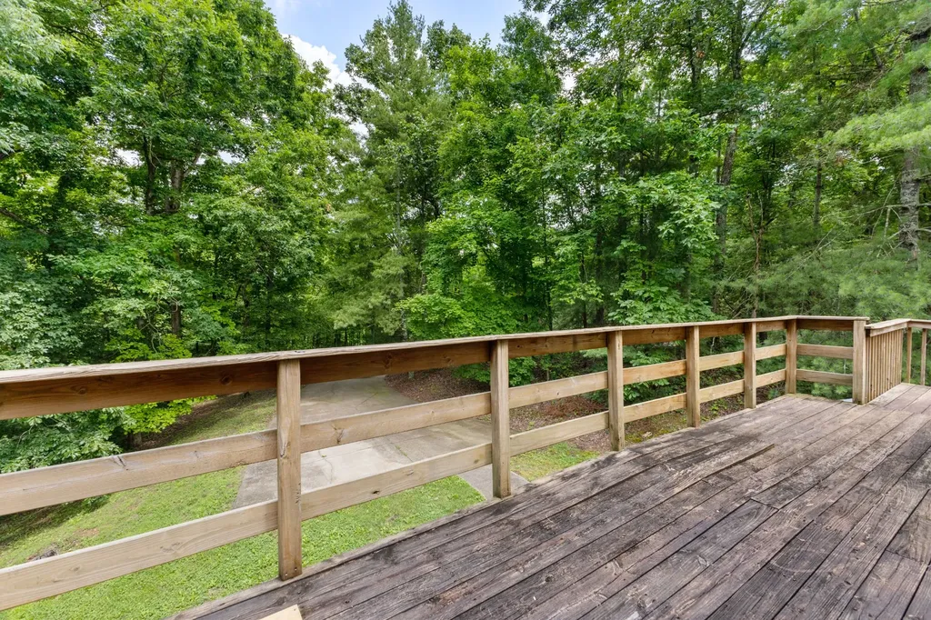 1040 Rustic Hills Drive Ashland City TN 37015
