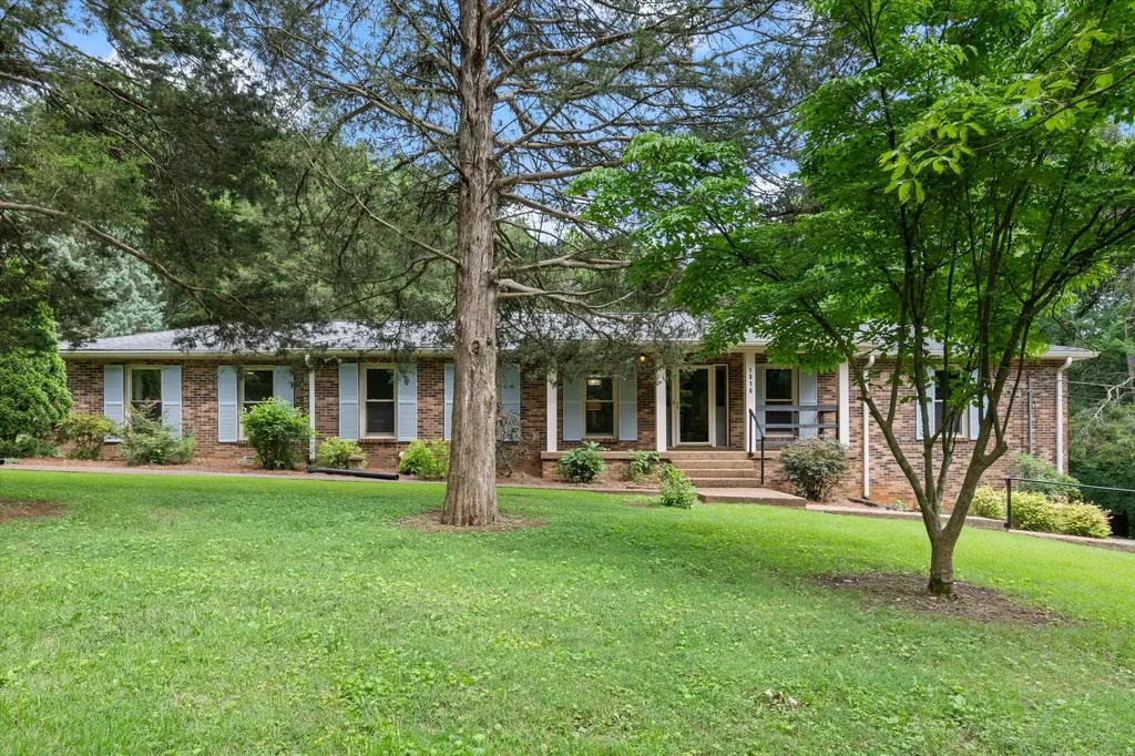 1016 Lakeview Drive Hermitage TN 37076