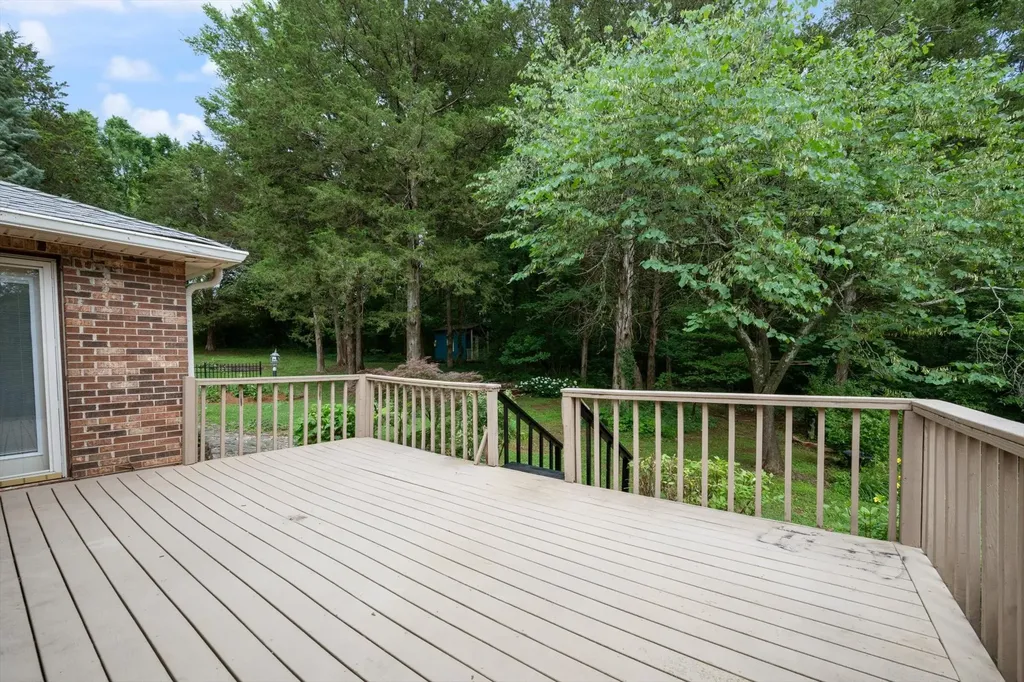 1016 Lakeview Drive Hermitage TN 37076