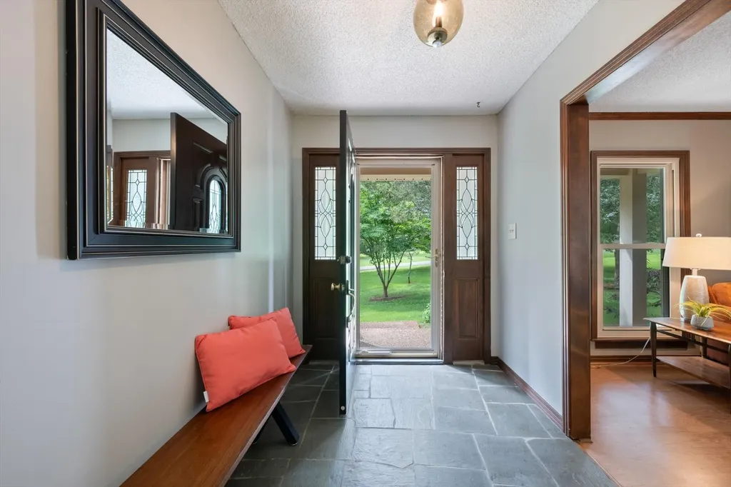1016 Lakeview Drive Hermitage TN 37076
