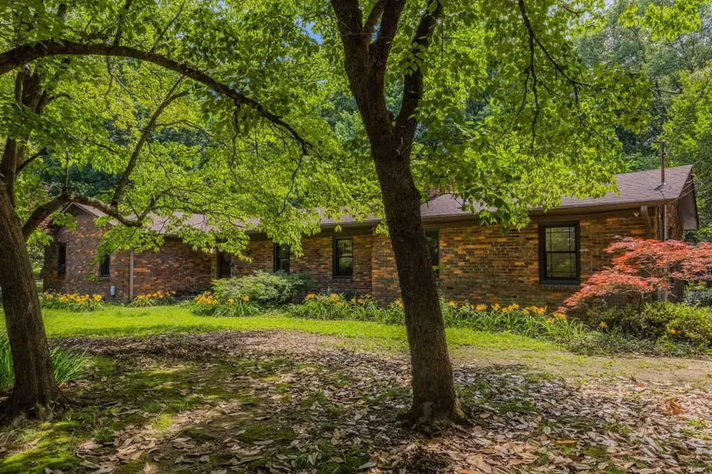 924 Spring Valley Road Mcminnville TN 37110