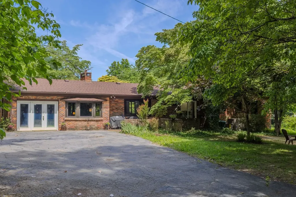 924 Spring Valley Road Mcminnville TN 37110