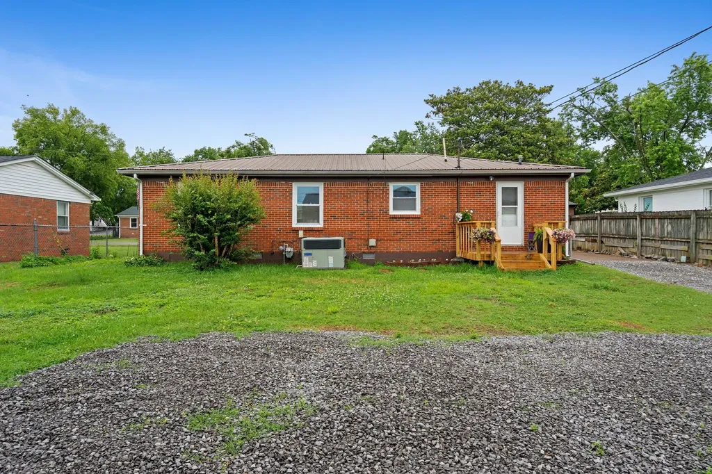 135 Barbara Avenue Gallatin TN 37066