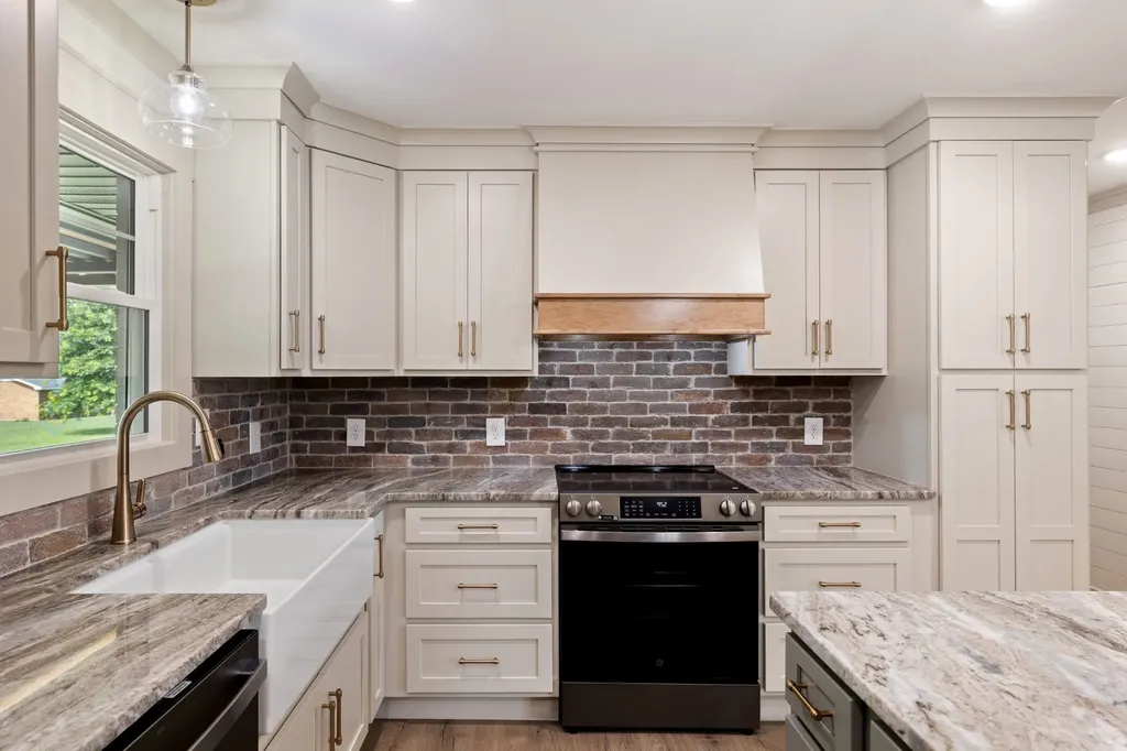 403 Robins Street Lawrenceburg TN 38464