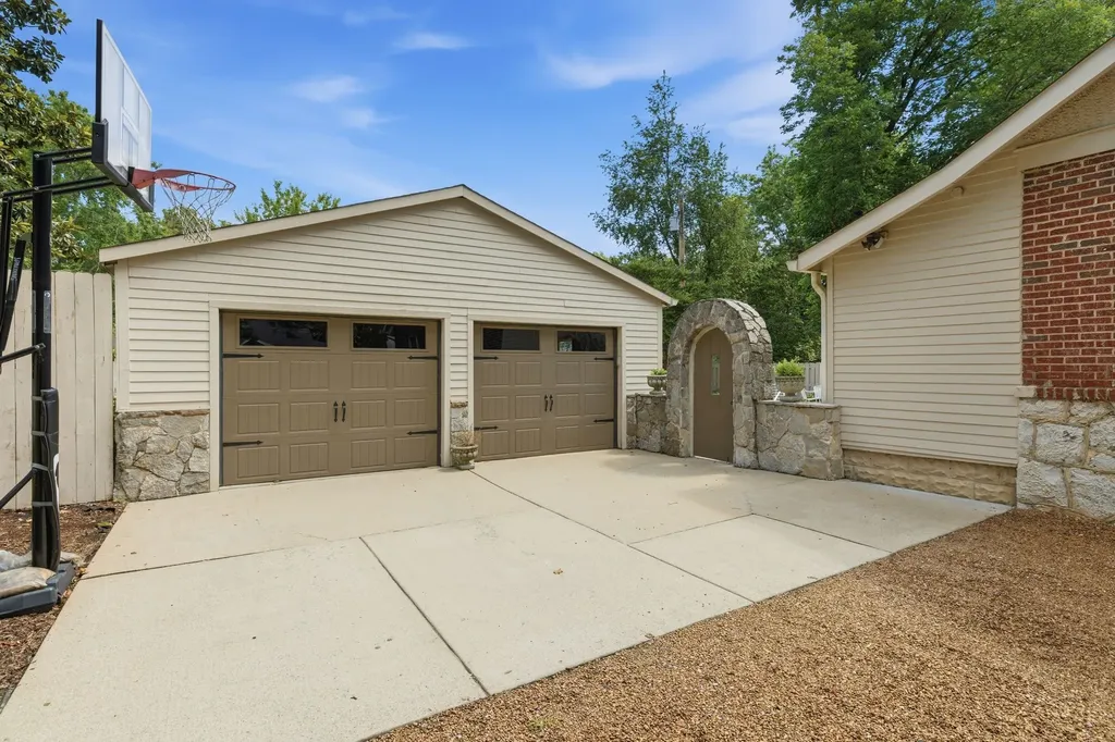 819 East Burton Street Murfreesboro TN 37130