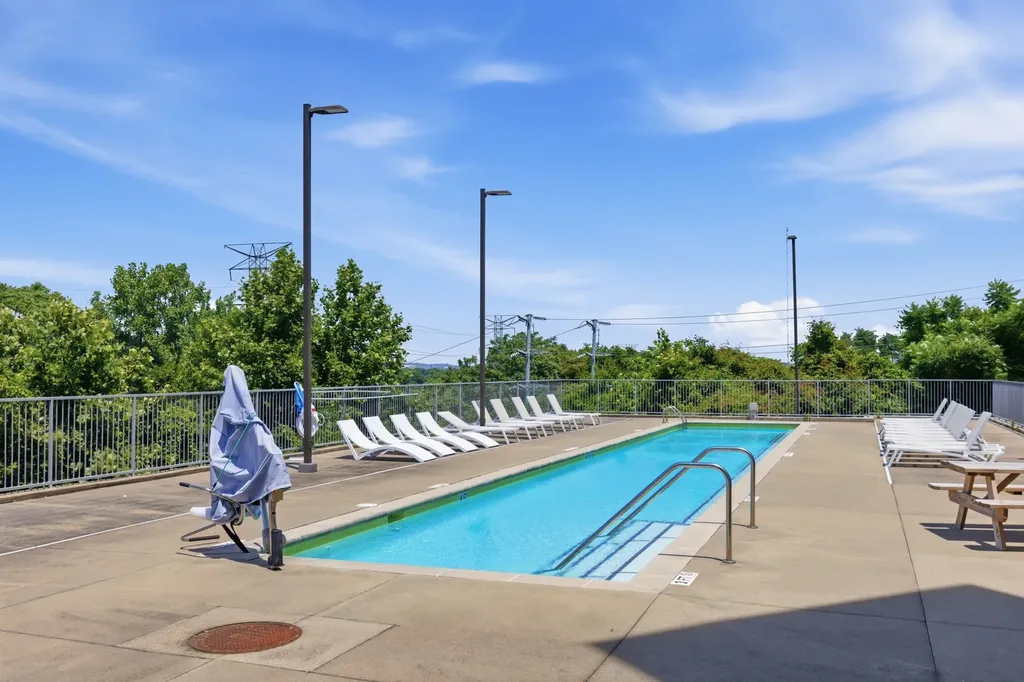 400 Herron Drive Nashville TN 37210