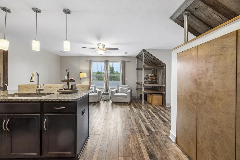 5676 Highway 48 Cunningham TN 37052