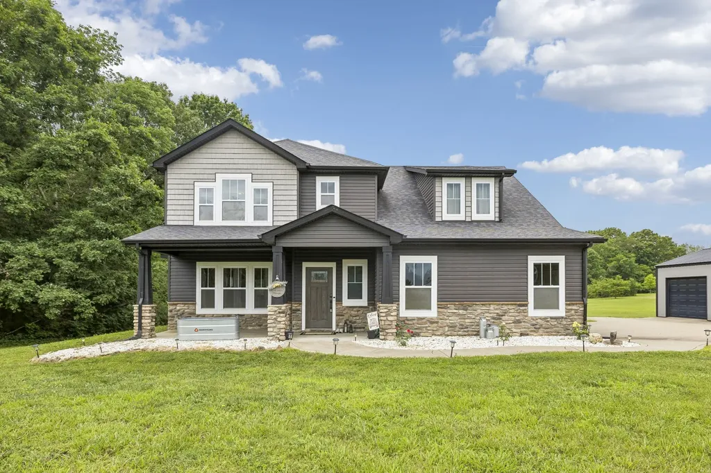 5676 Highway 48 Cunningham TN 37052
