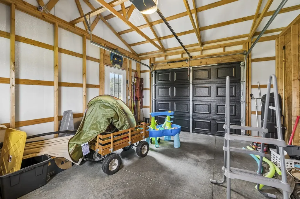 5676 Highway 48 Cunningham TN 37052