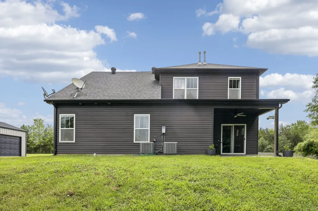 5676 Highway 48 Cunningham TN 37052