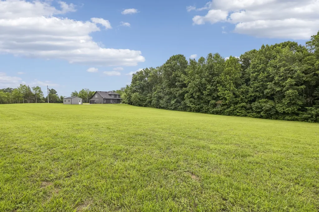 5676 Highway 48 Cunningham TN 37052