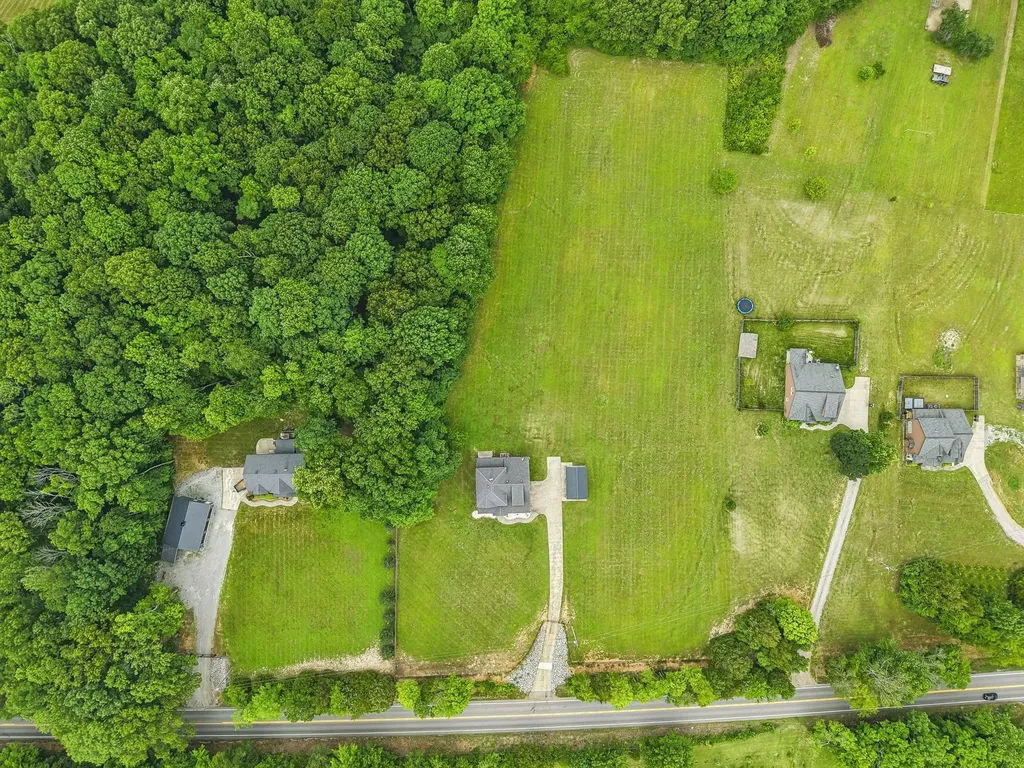 5676 Highway 48 Cunningham TN 37052