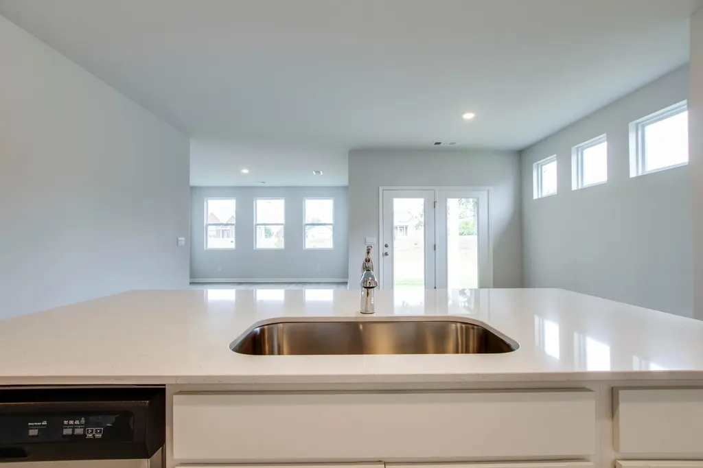 6059 Japonica Lane White House TN 37188