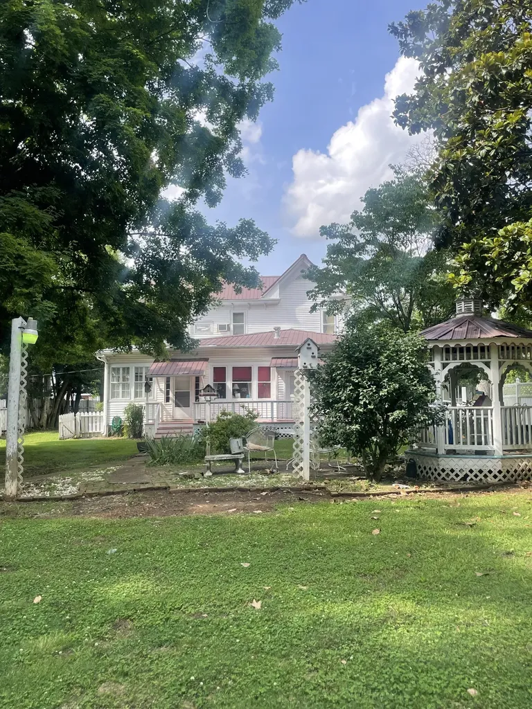 213 Pulaski Street Lawrenceburg TN 38464
