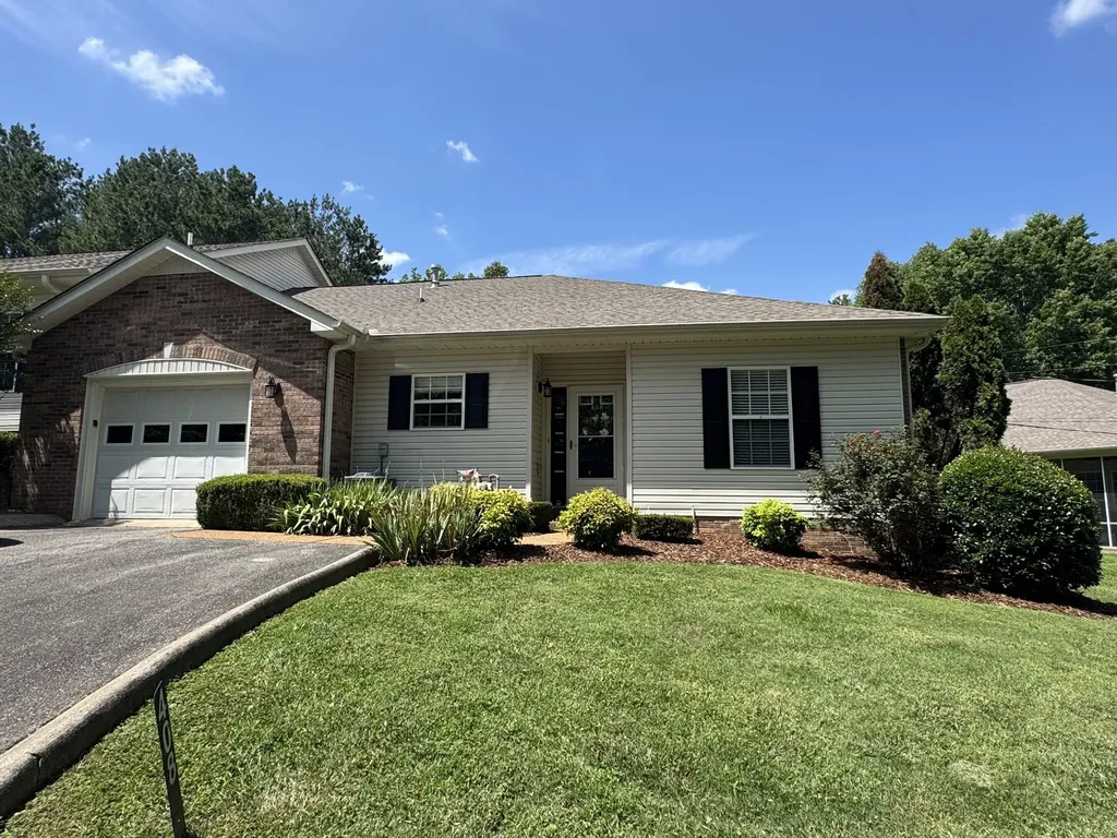 408 Village Circle Dickson TN 37055
