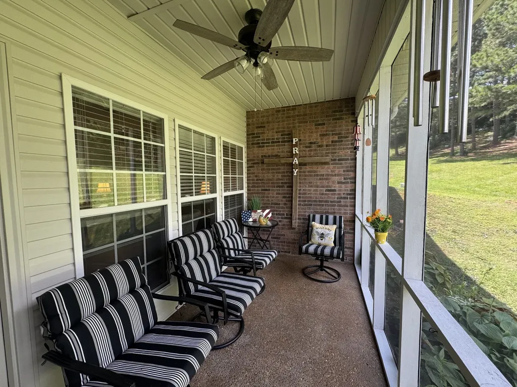 408 Village Circle Dickson TN 37055