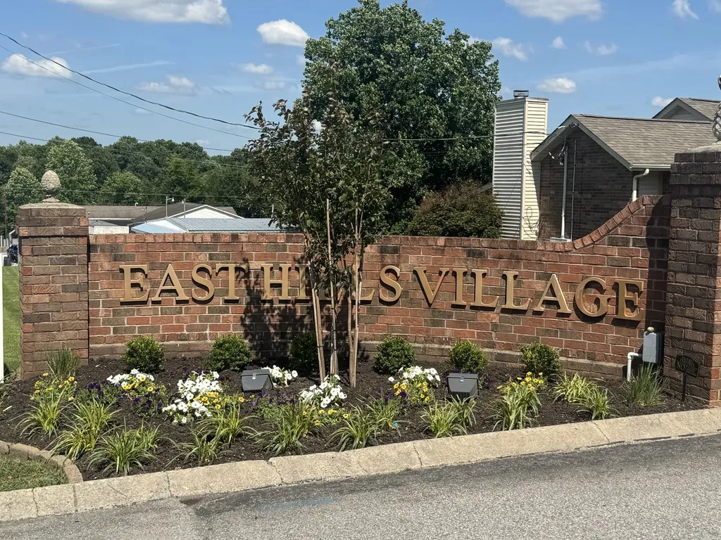 408 Village Circle Dickson TN 37055