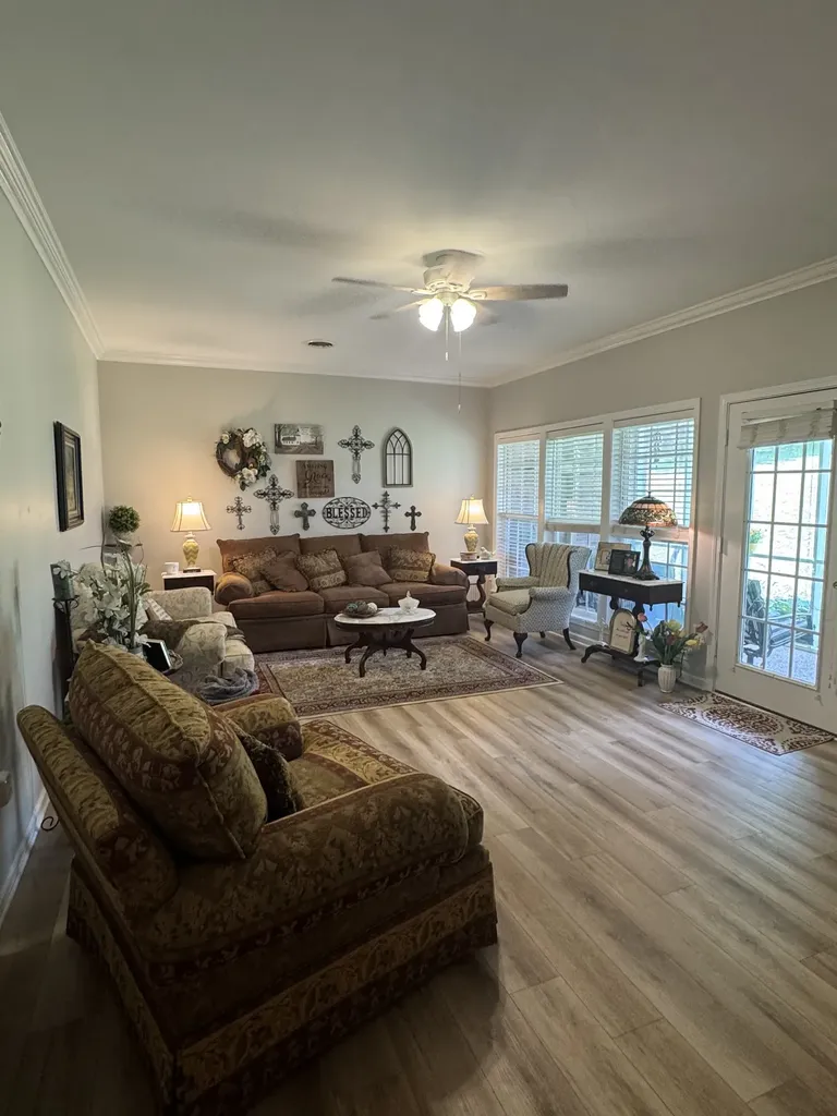 408 Village Circle Dickson TN 37055