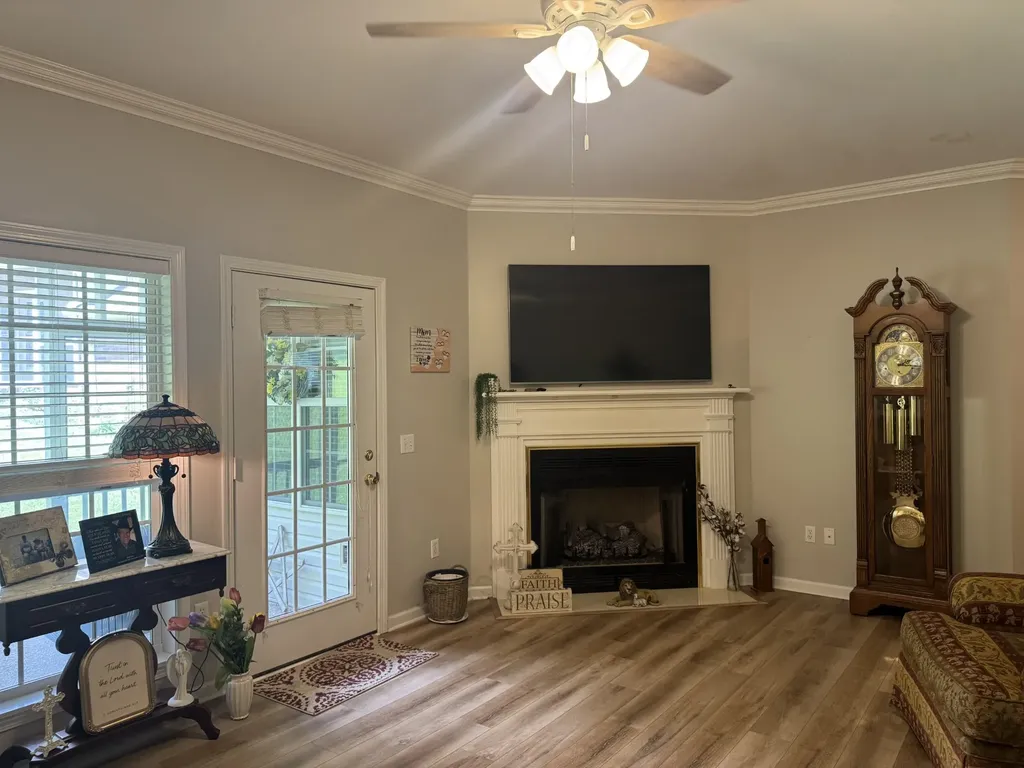 408 Village Circle Dickson TN 37055
